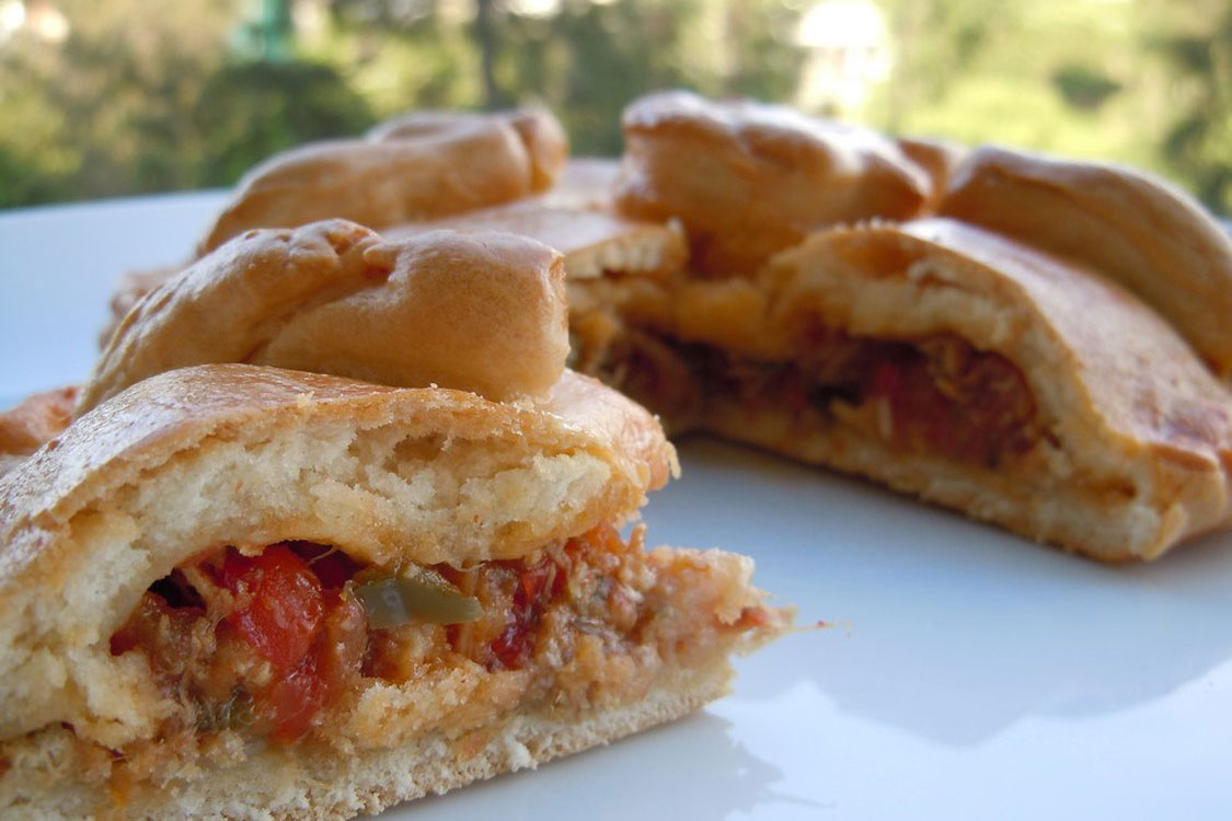 Pães recheados com atum