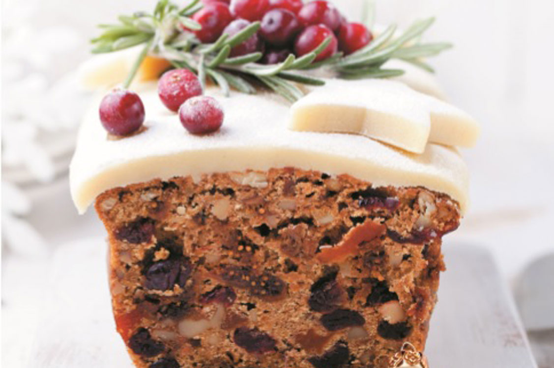 Quer uma passagem de ano inesquecivelmente saborosa? Prove este bolo de frutos!