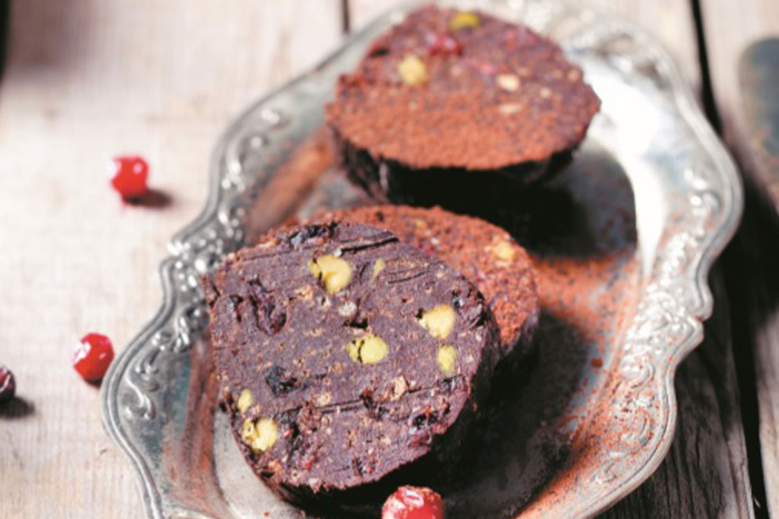 Salame de pistache e arandos: vicia logo à primeira dentada!