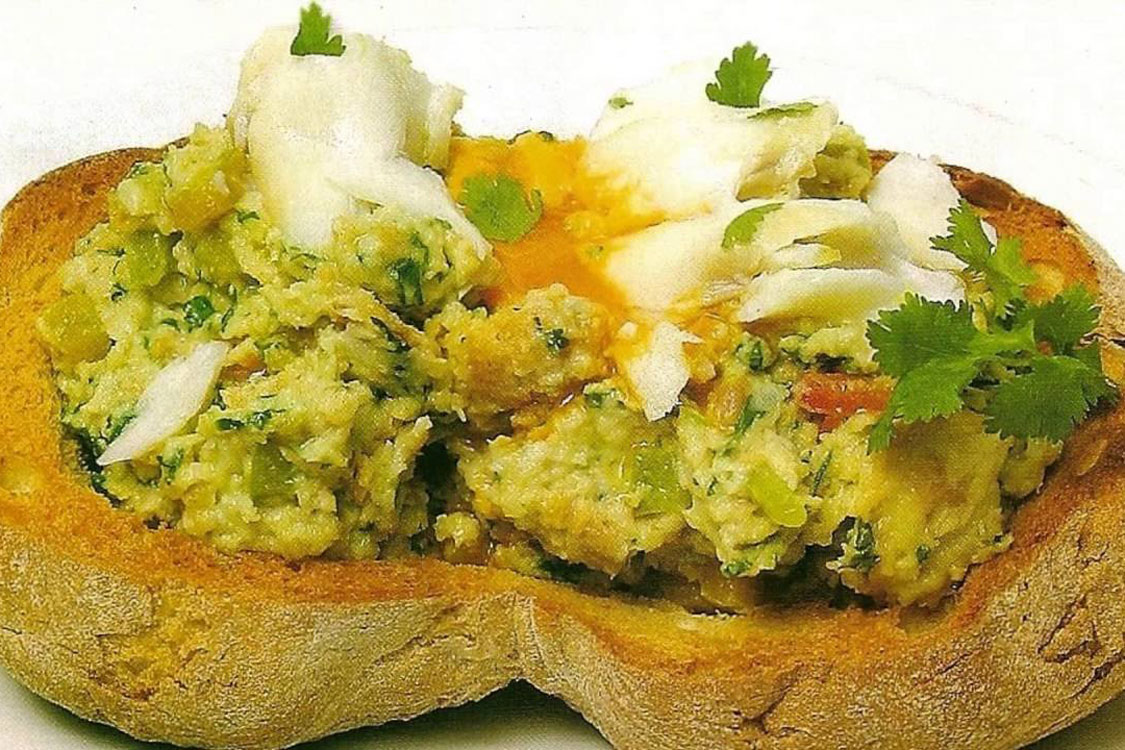 É obrigatório provar esta açorda de bacalhau!