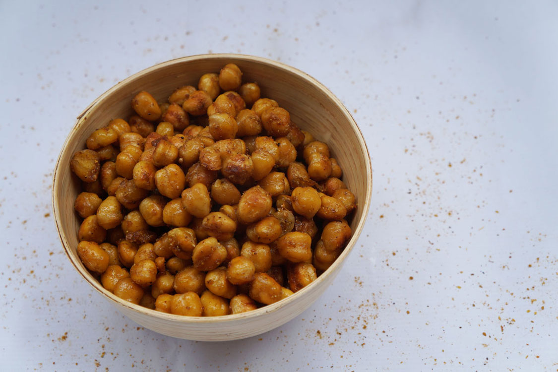 Grão crocante com especiarias: o snack saudável que quer provar!