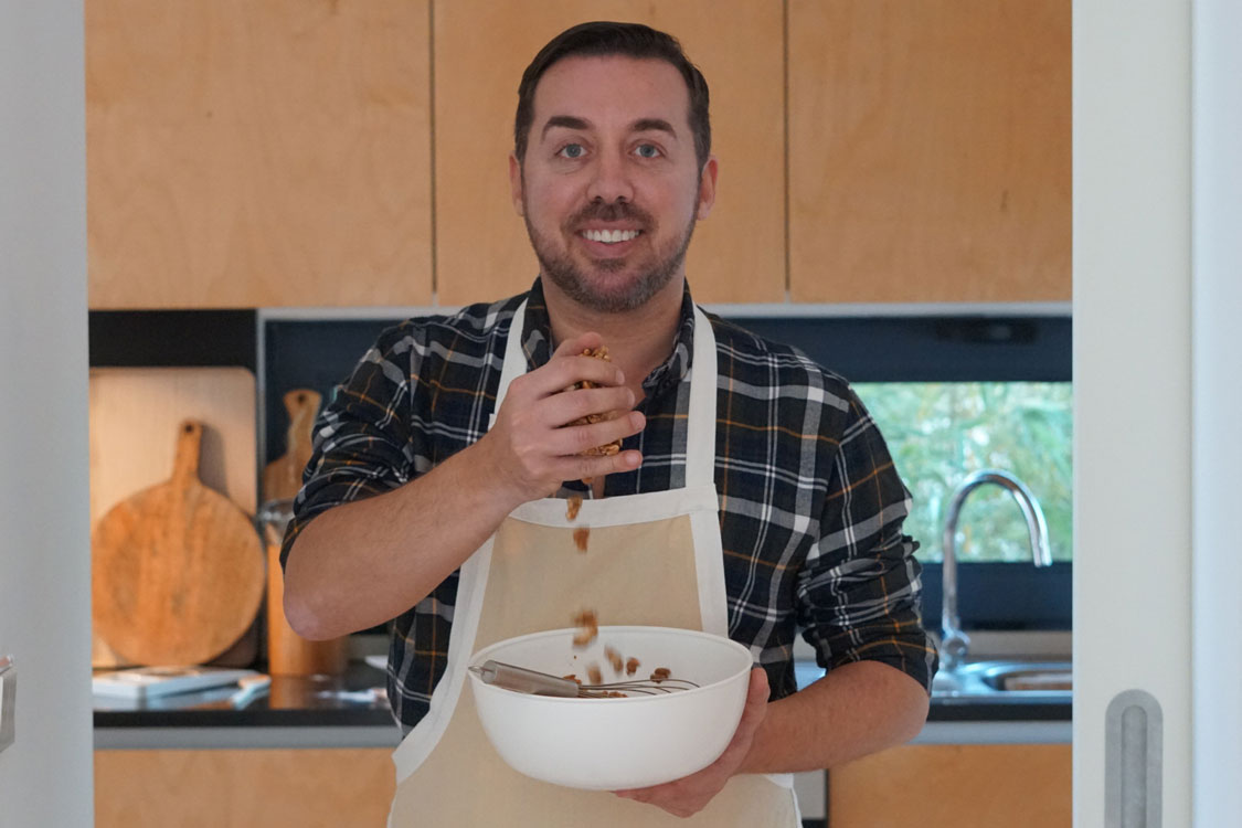 Surpreenda os seus amigos com este bolo de noz!