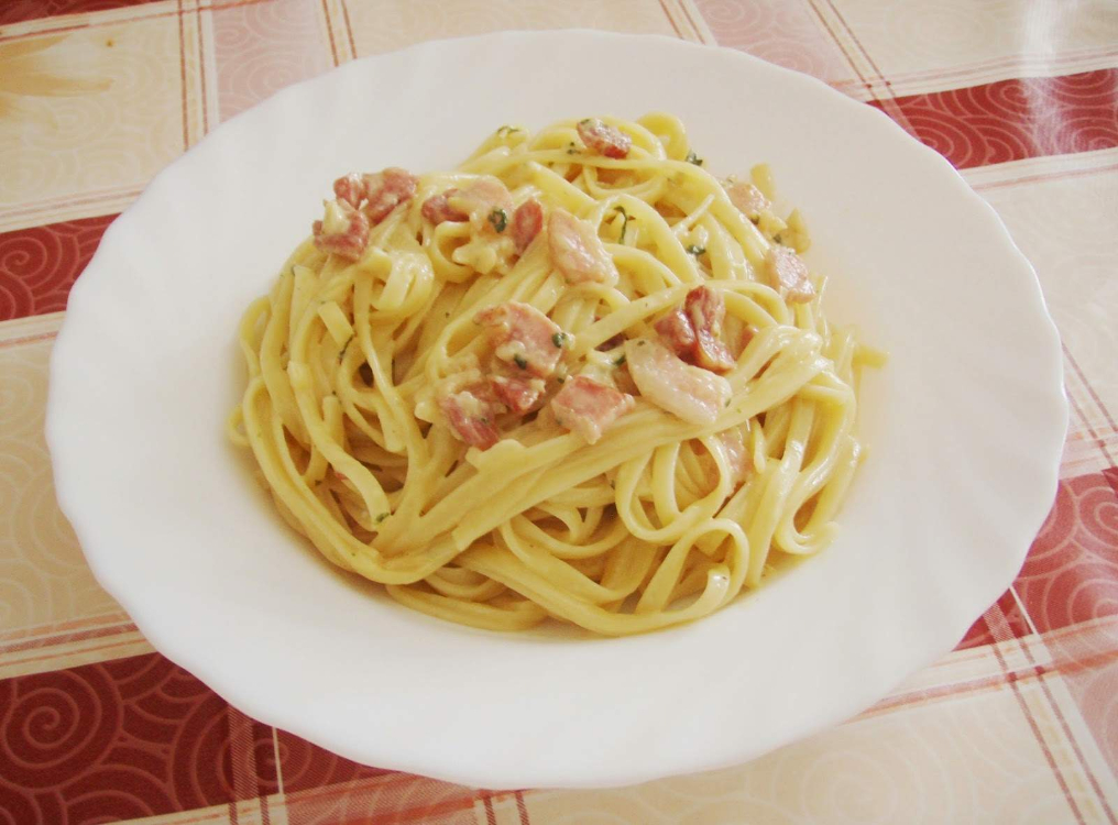 Este molho carbonara é perfeito para mim: não estraga a dieta, nem engorda!