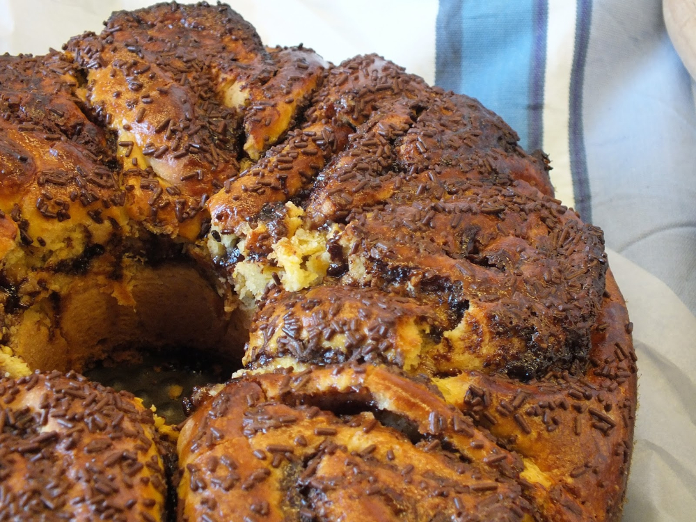 Cedi à tentação… e fiz este folar de chocolate! Que de-lí-cia!