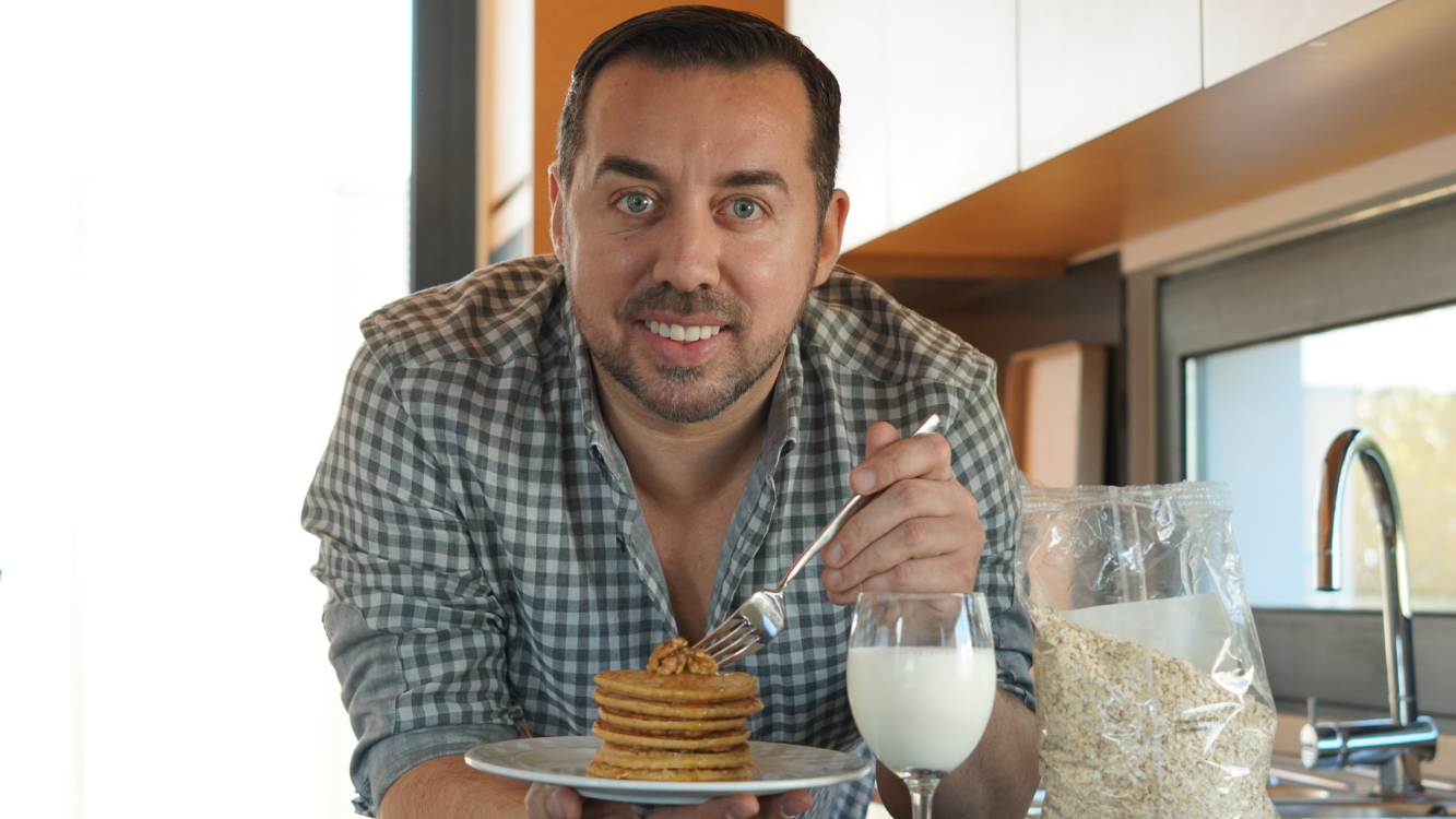 Comece bem o dia com estas panquecas de aveia e noz!