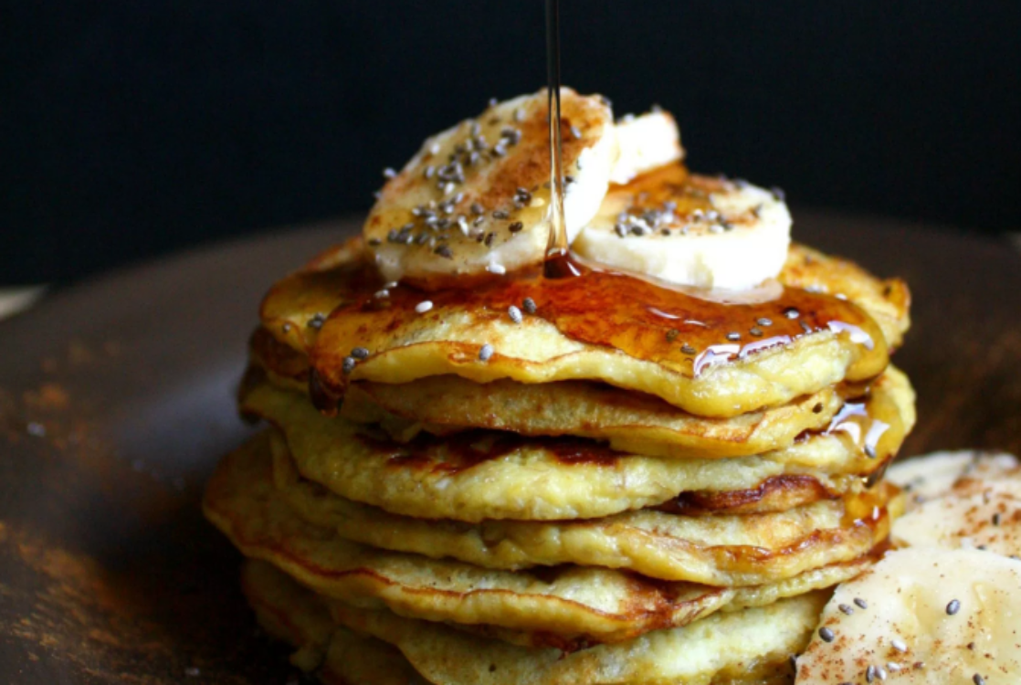 Sem glúten e sem açúcar refinado: estas panquecas de banana foram feitas para mim!