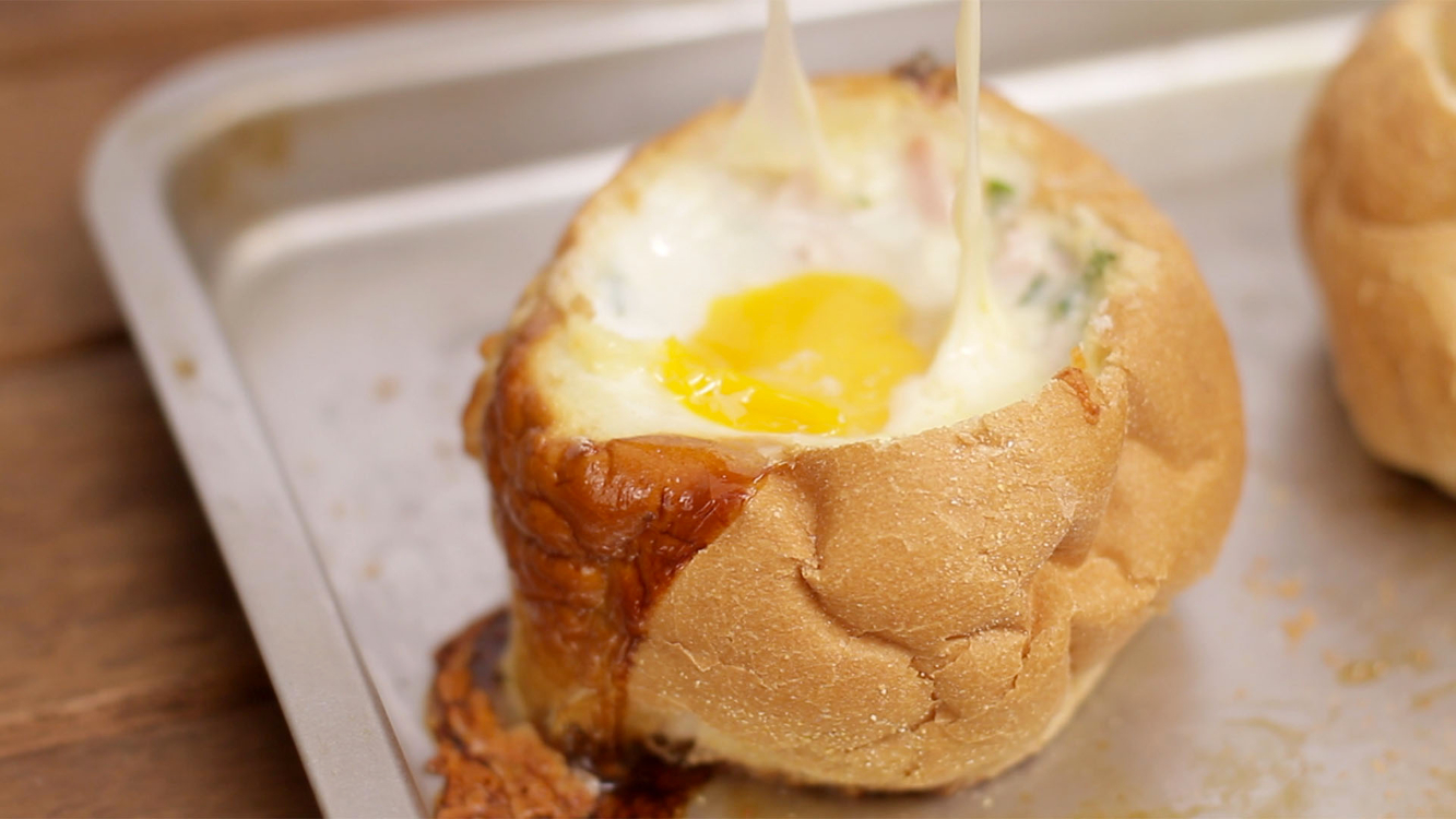 Pão recheado com ovo: apaixonei-me por este petisco!