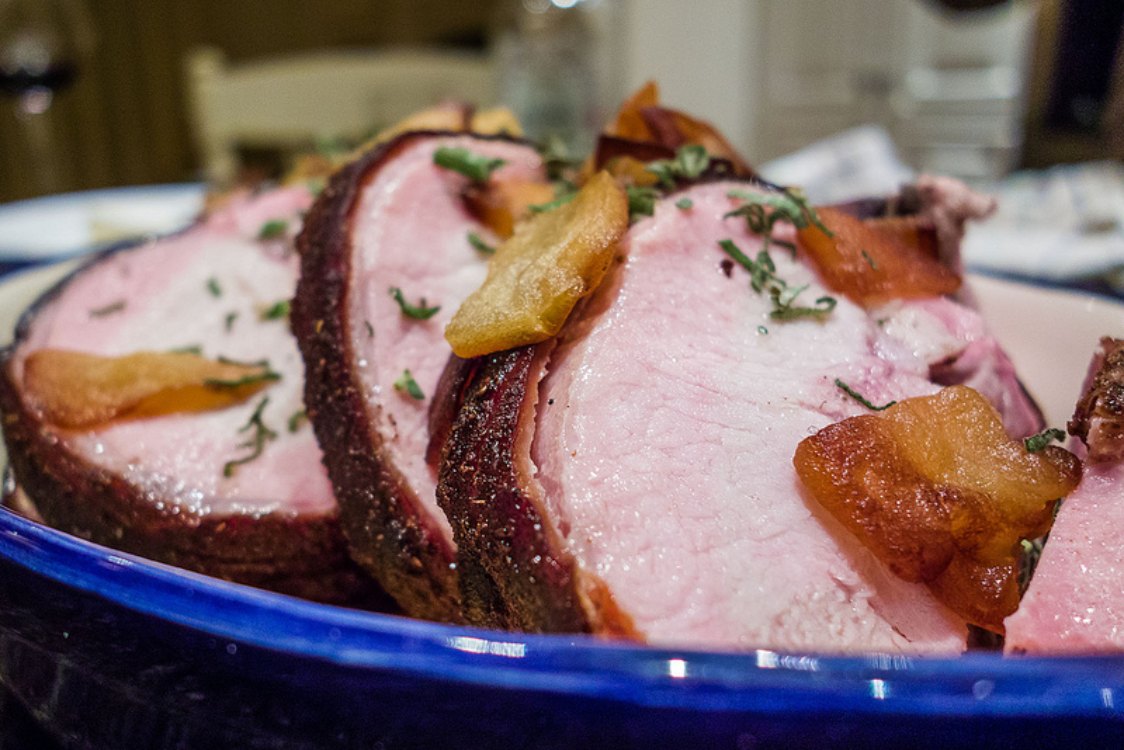 Lombo de porco com maçãs