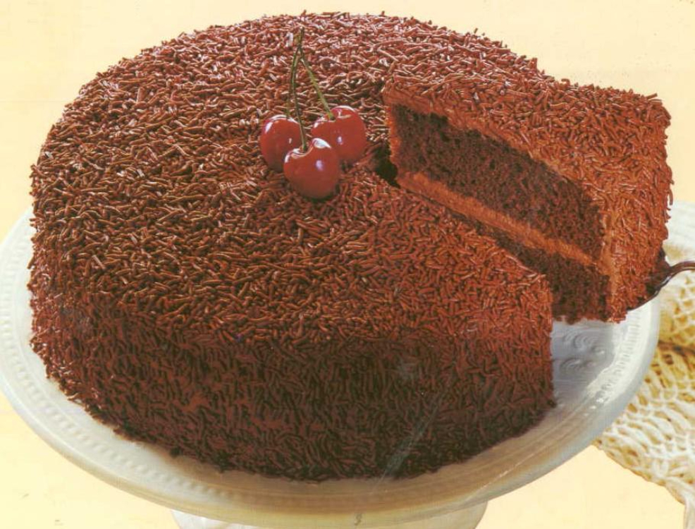 Receita ma-ra-vi-lhosa de bolo de brigadeiro!