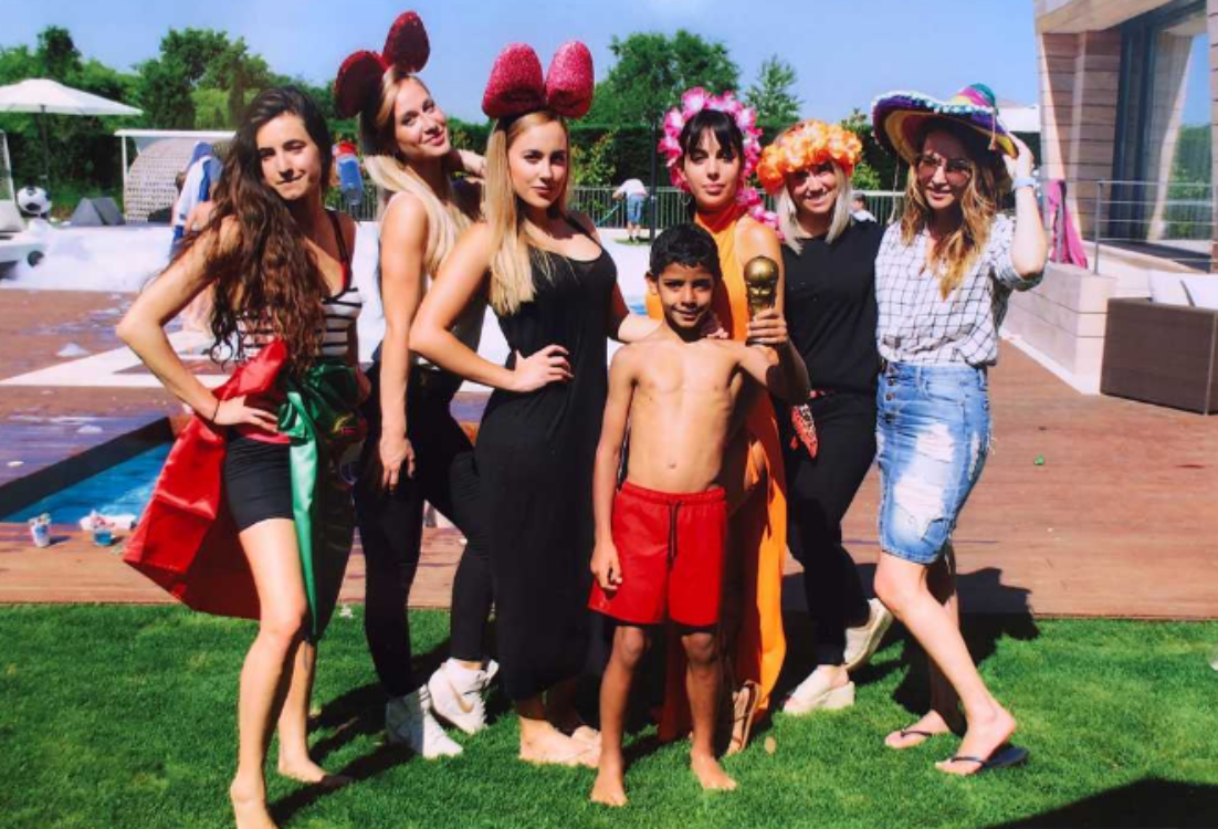 Com o pai na Rússia, Cristianinho celebra o 8º aniversário com um “dia maravilhoso”!