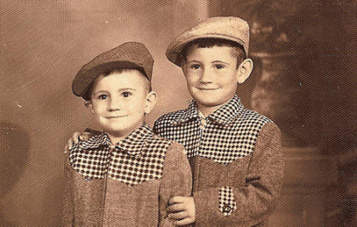 É por isto que nas fotos antigas há sempre pessoas com uma mão no ombro de outras!