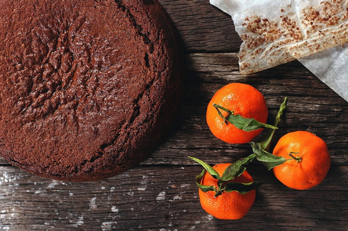 Bolo de laranja e cacau sem glúten