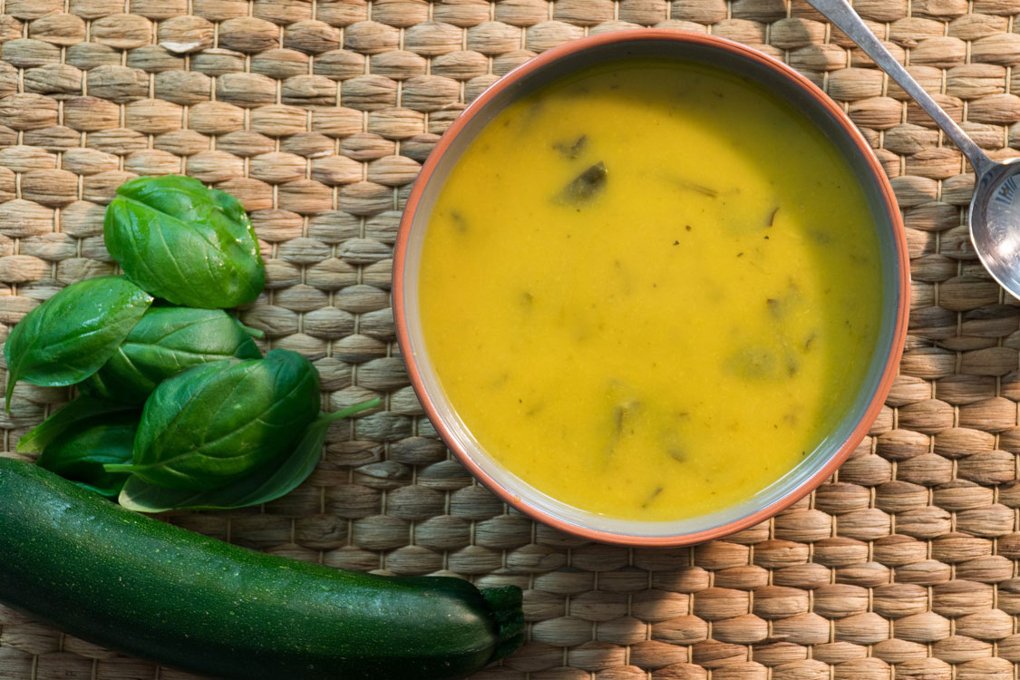 Sopa de curgete e espinafres sem batata