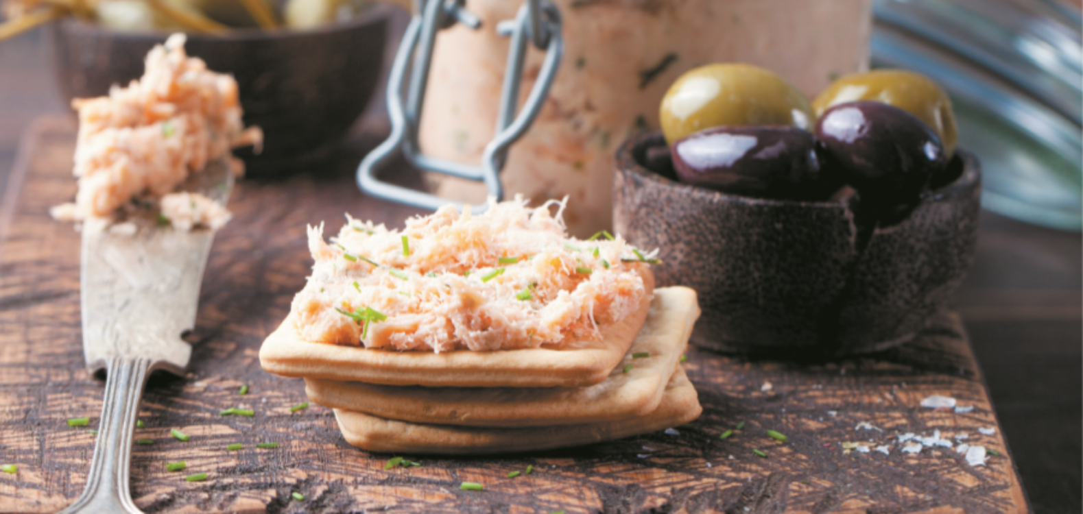 Paté de salmão e parmesão