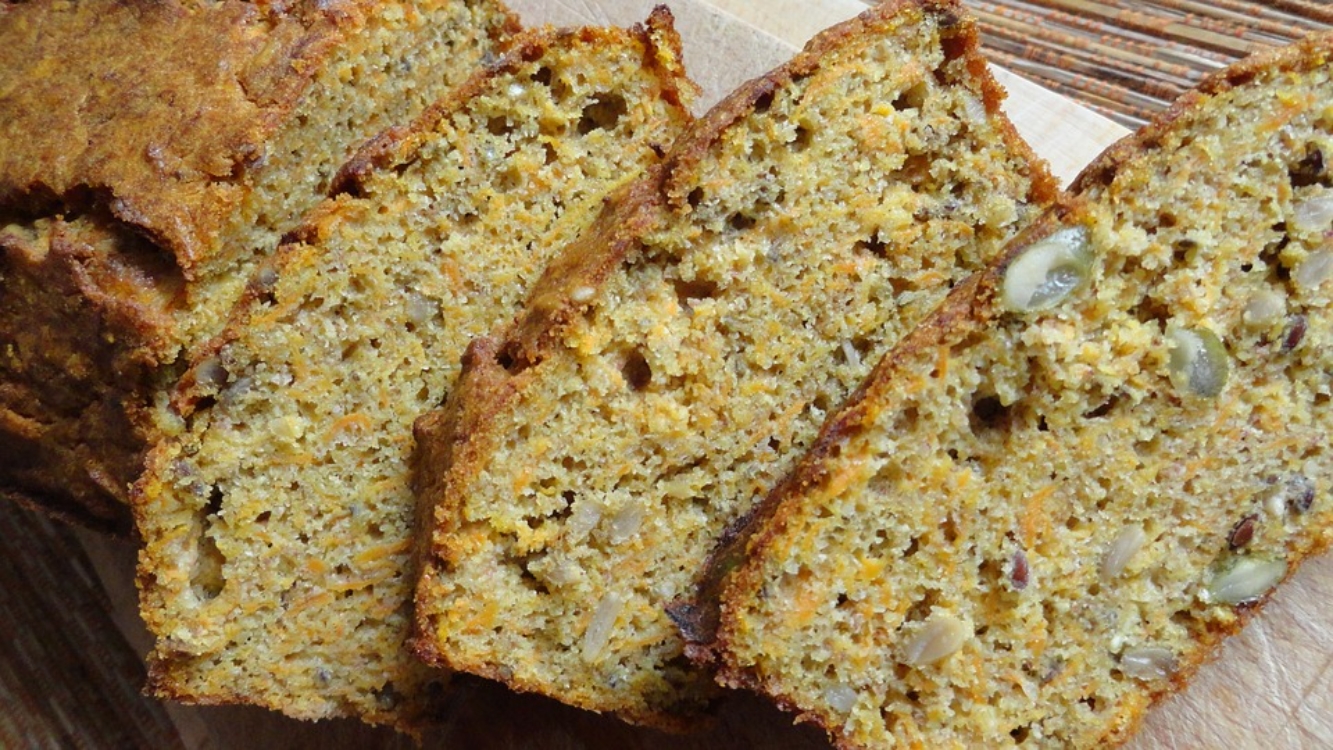 Bolo de frutos secos com natas