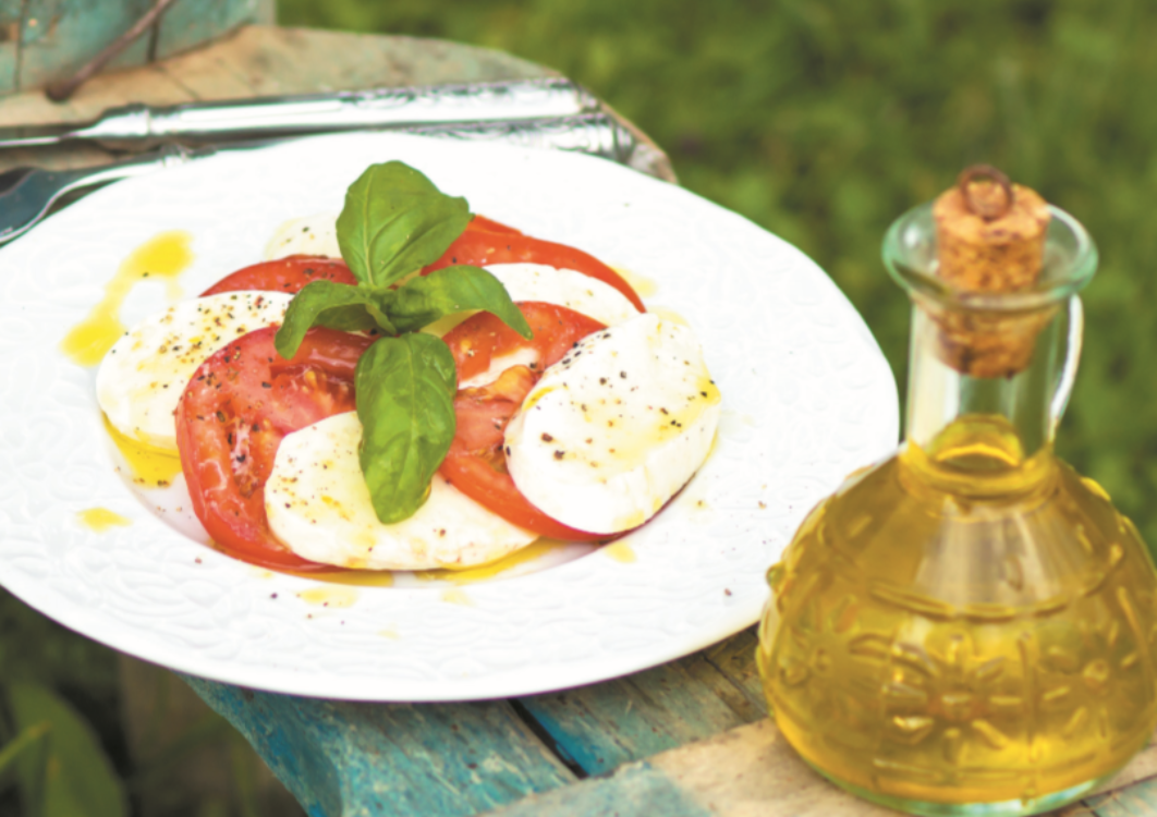 Salada caprese com mozzarella