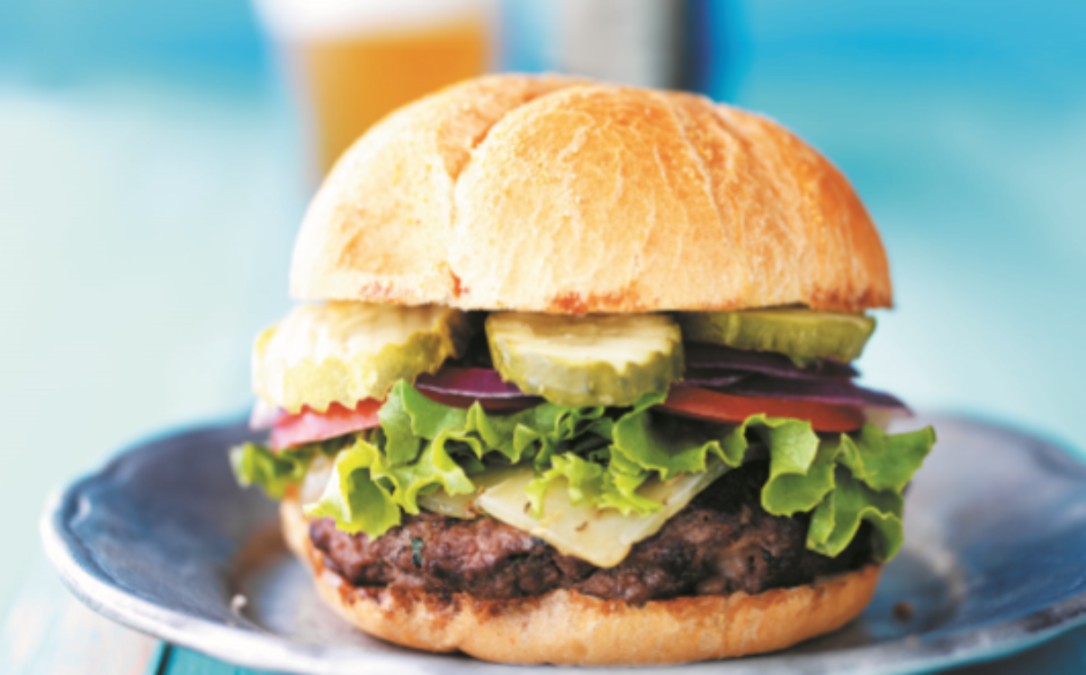 Receita de cheeseburger com ervas aromáticas