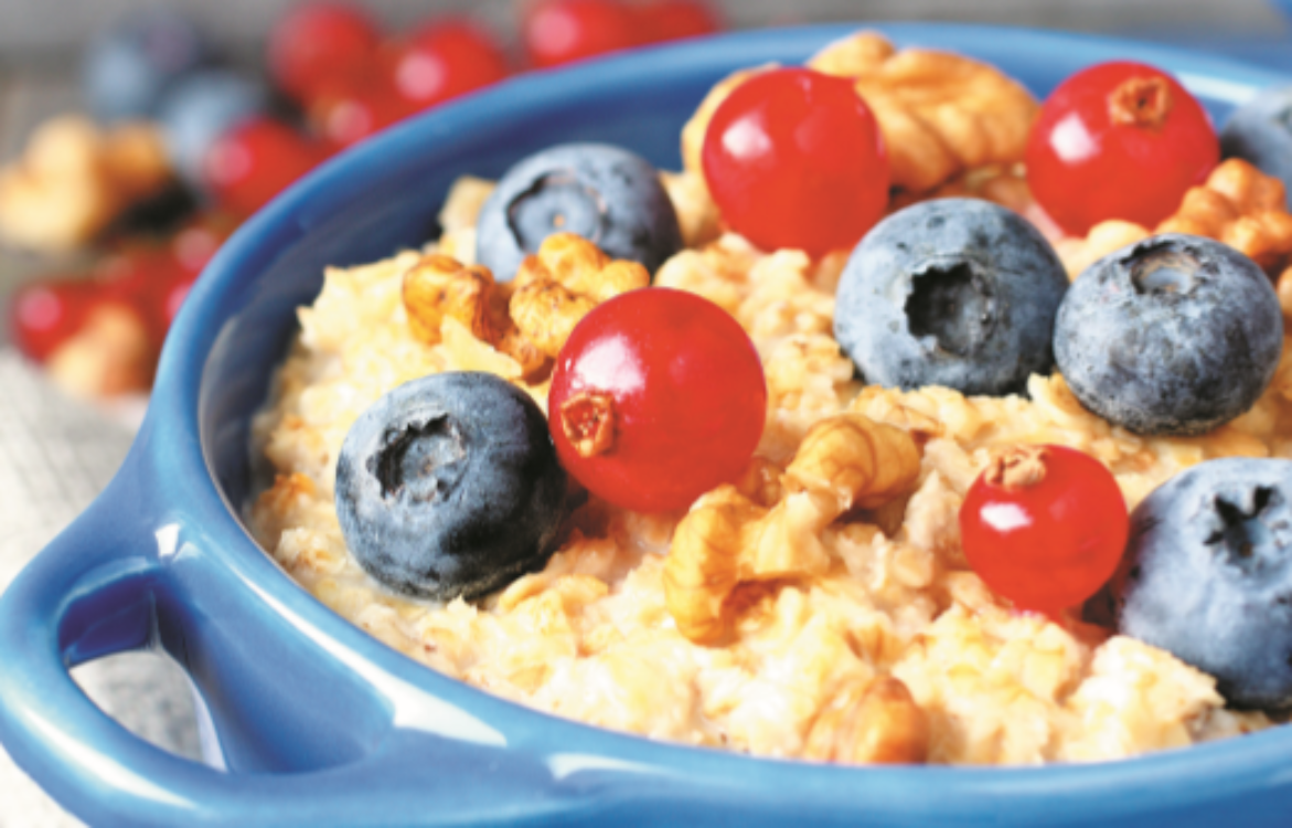 Papas de aveia integral com nozes e frutos