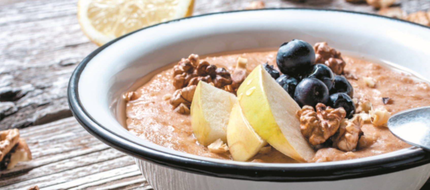 Papas de aveia, maçã, canela e mel