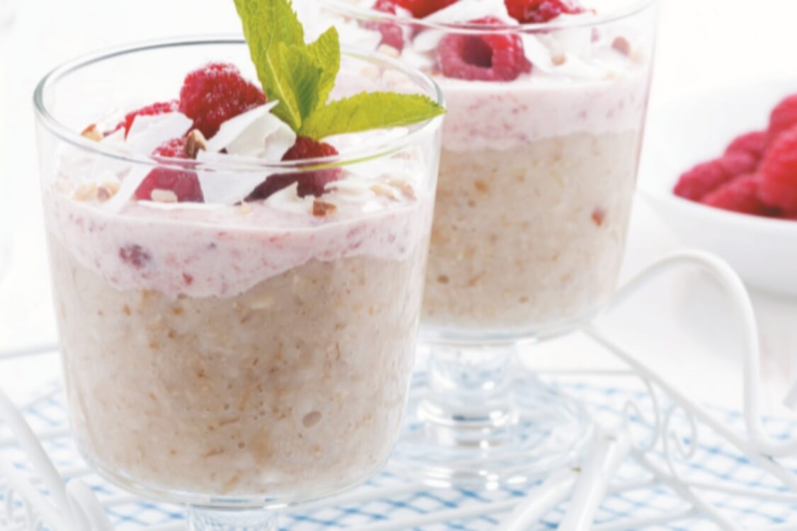 Papas de aveia com iogurte de framboesa