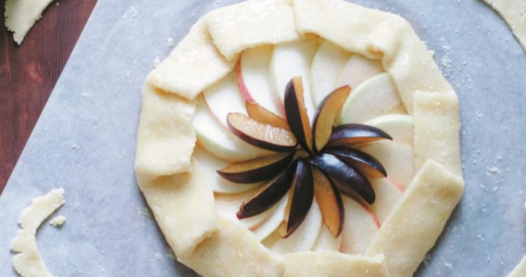 Tarte de maçã e ameixa: a receita de um doce irresistível!