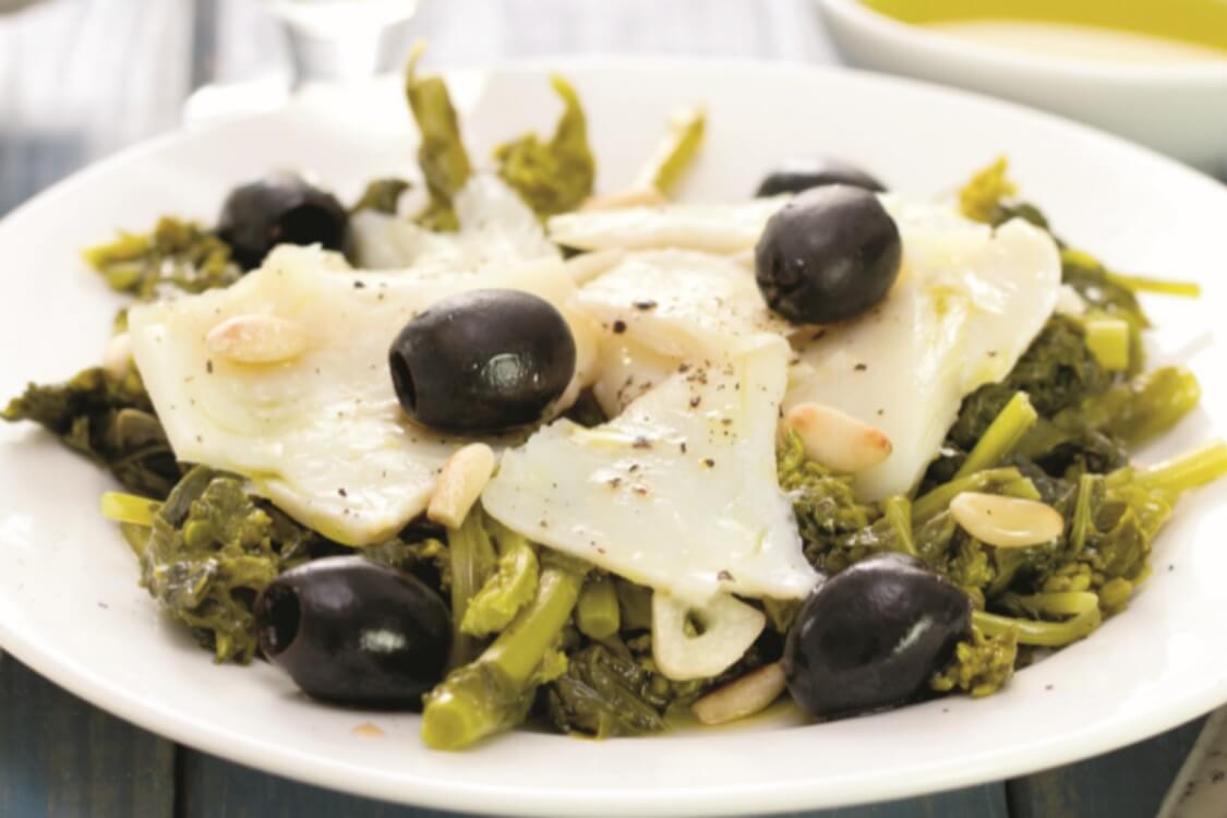 Grelos com bacalhau e pinhões, uma excelente ideia para o Natal!