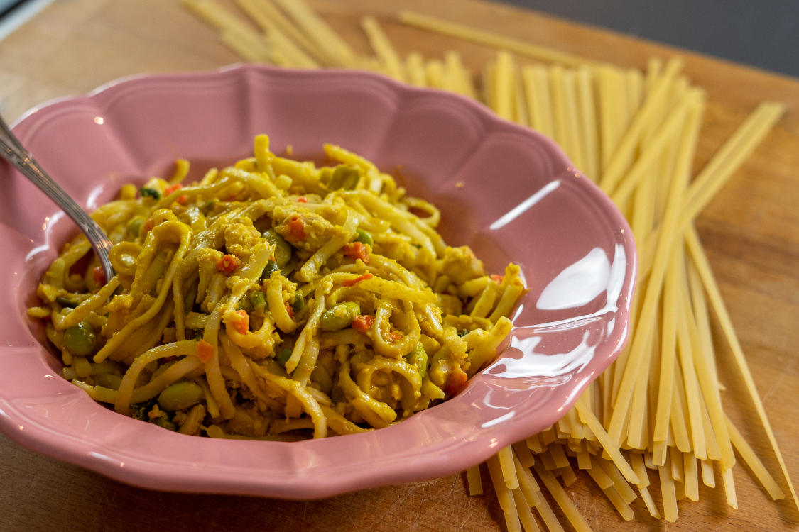 Linguine de frango com molho de coco: uma receita para toda a família!