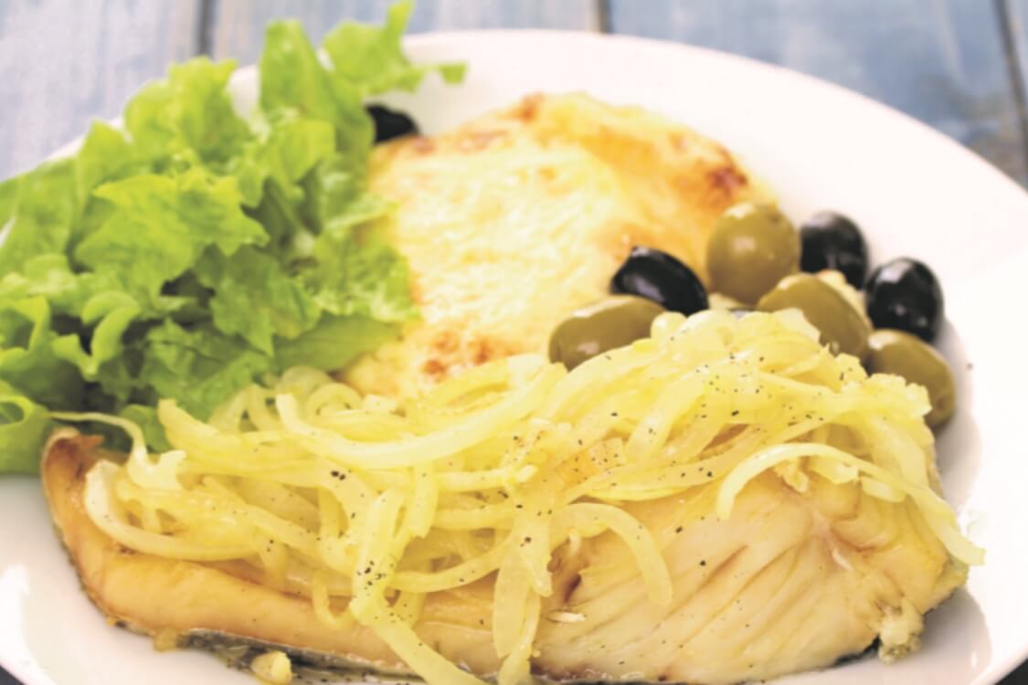 Esta receita de Bacalhau com puré gratinado é divinal!