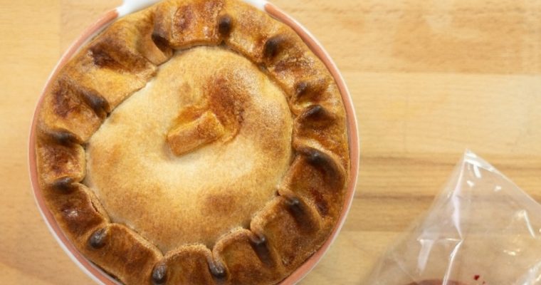 Empada de frango e chouriço: dá gosto vê-la sair do forno!