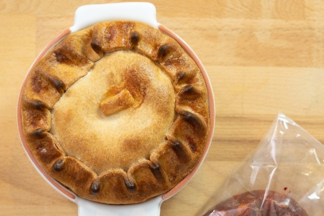 Empada de frango e chouriço: dá gosto vê-la sair do forno!