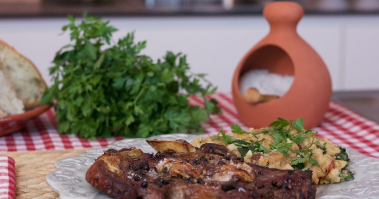 Costeletas de novilho com migas: uma delícia de receita!