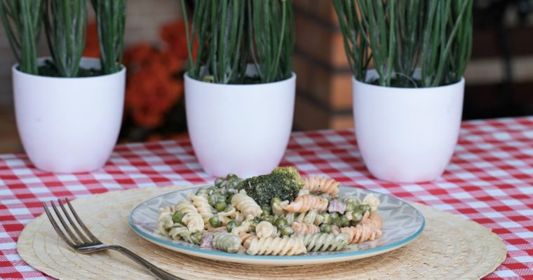 Fusilli com frango, bacon e brócolos: mais simples não podia ser!