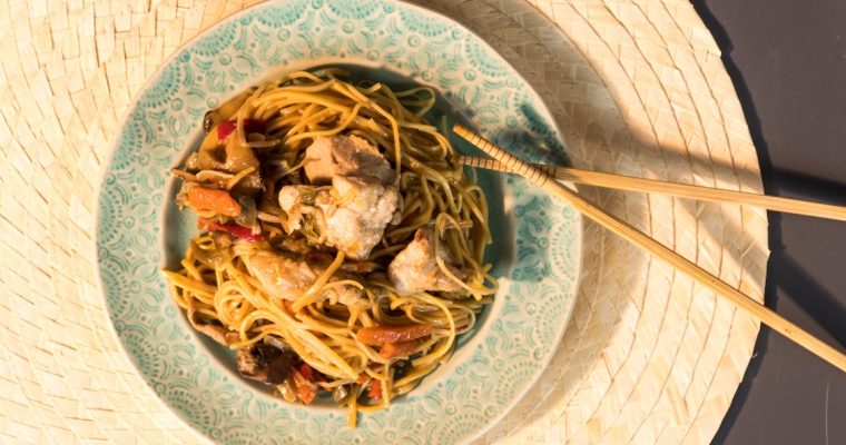 Noodles de ovo com frango e cogumelos shitake: o melhor da Ásia!