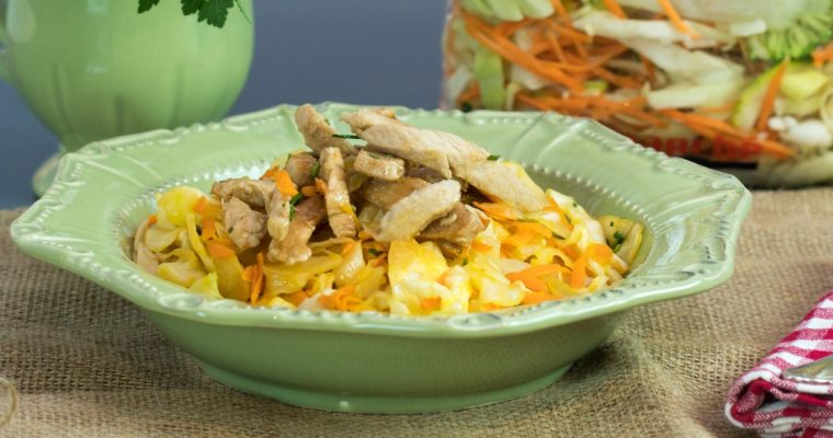 Frango em cama de vegetais: um prato saudável… e cheio de sabor!