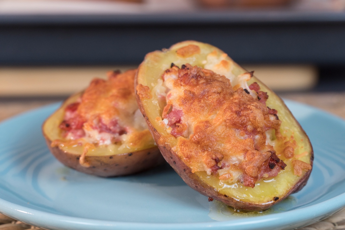 Batatas assadas com salsicha Toscana: um petisco perfeito!