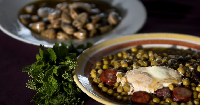 Ervilhas com ovos escalfados: petisco fácil de preparar e rápido!