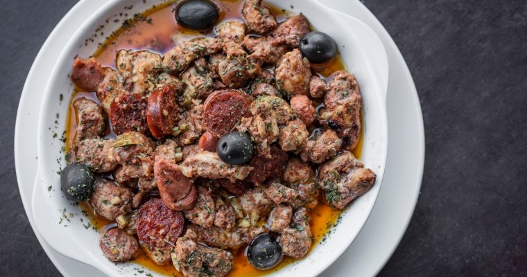 Pica-pau: um petisco obrigatório para uma reunião com amigos!