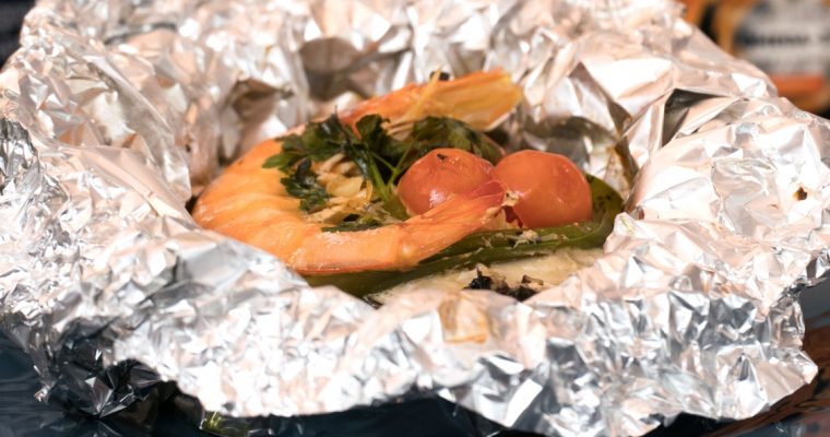 Posta de pescada no papelote: fica tão saborosa!