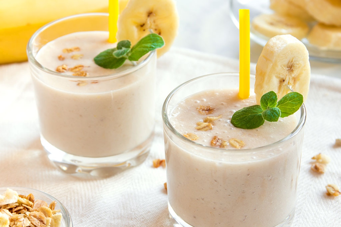 As receitas de batidos que têm de fazer parte dos dias quentes!