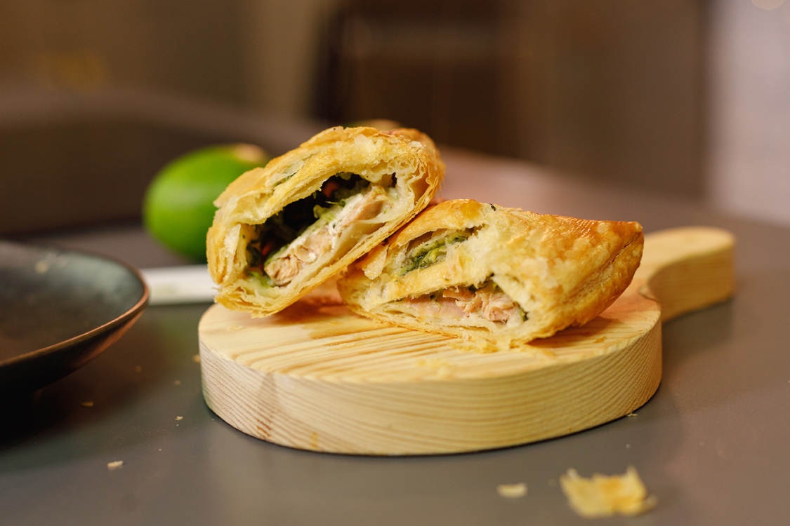 Surpreenda o paladar com um strudel de salmão com espinafres e queijo!