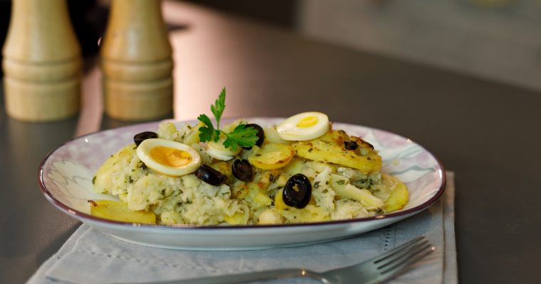 Bacalhau à Gomes de Sá: uma delícia para este Natal!
