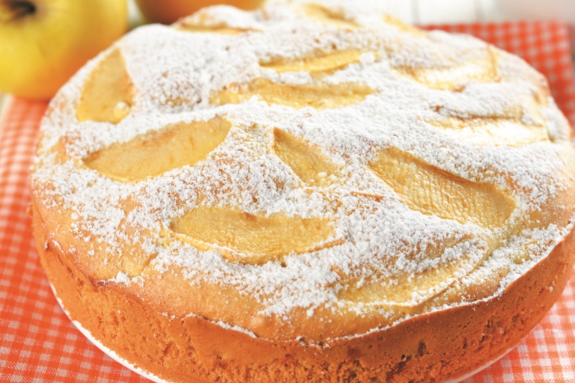 Bolo de iogurte, maçã e mel