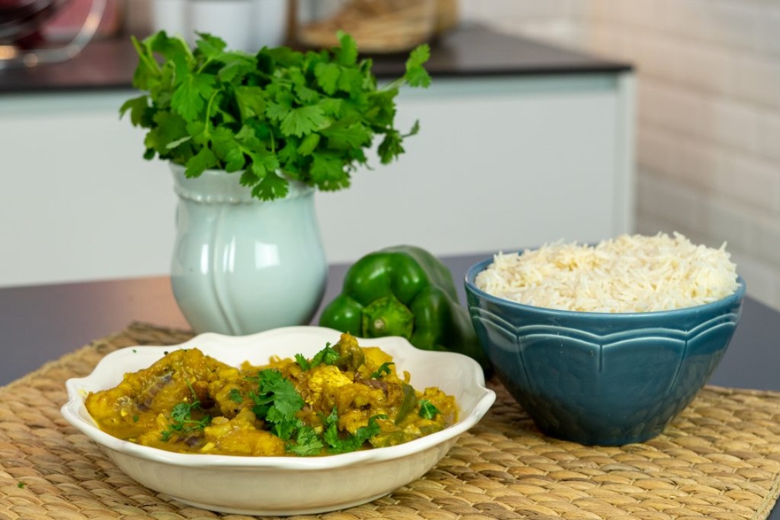 Caril de bacalhau: primeiro estranha-se… depois devora-se!