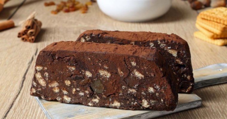 Salame de chocolate com frutos secos