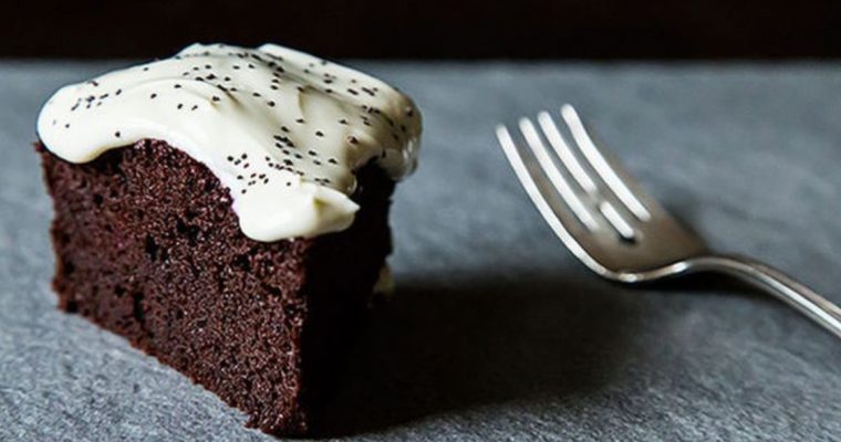 Bolo húmido de chocolate e beterraba