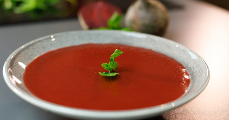 Receita de creme de beterraba e hortelã, uma excelente entrada!