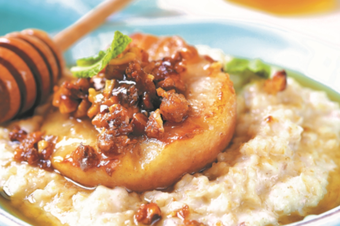Papas de aveia com pera e nozes caramelizadas