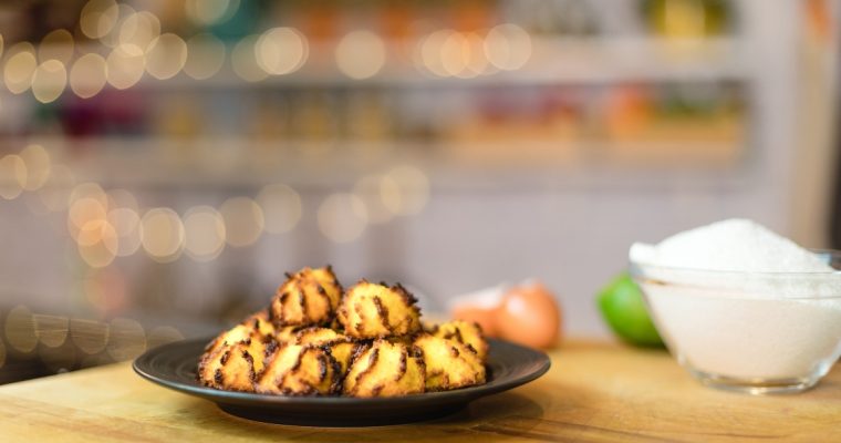 Beijinhos de limão e coco