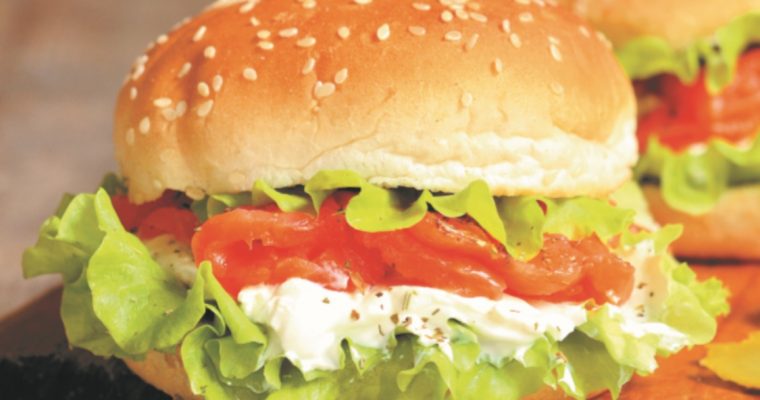 Hambúrguer de salmão fumado