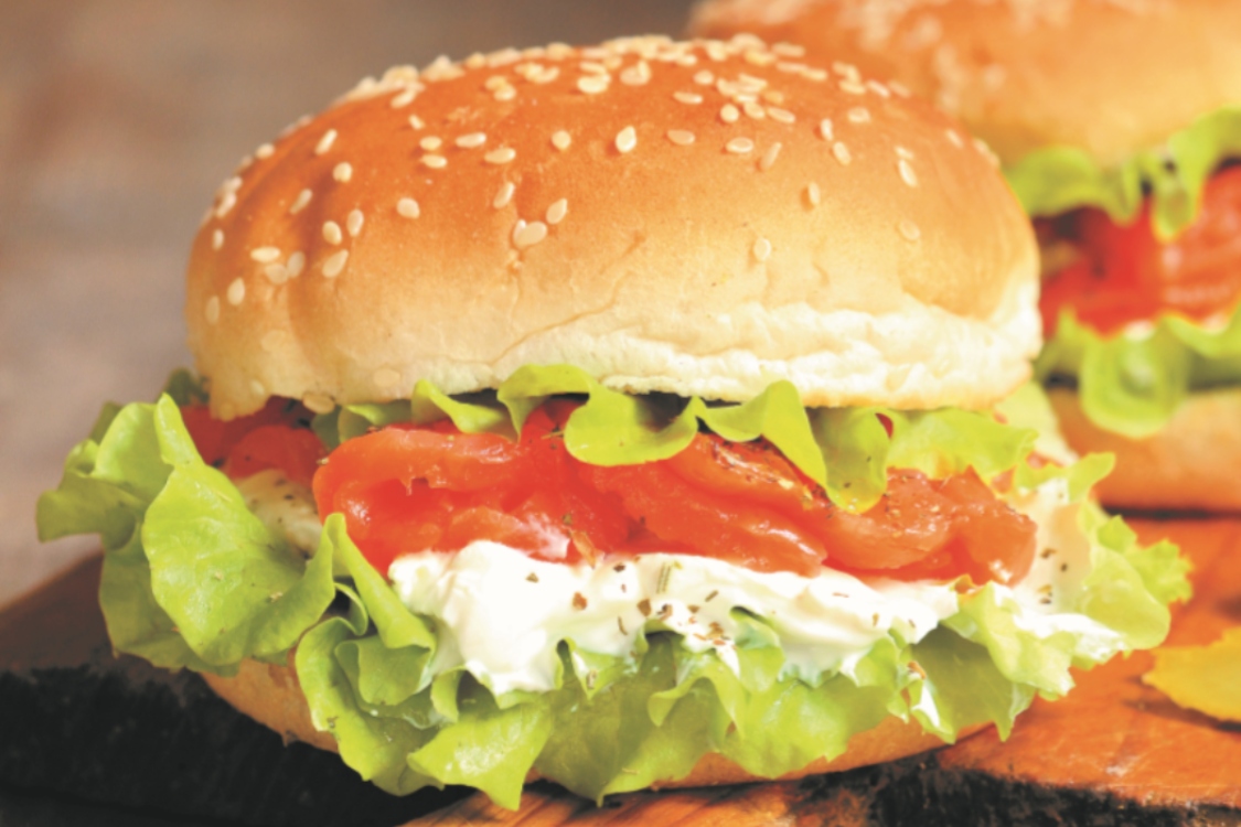 Hambúrguer de salmão fumado